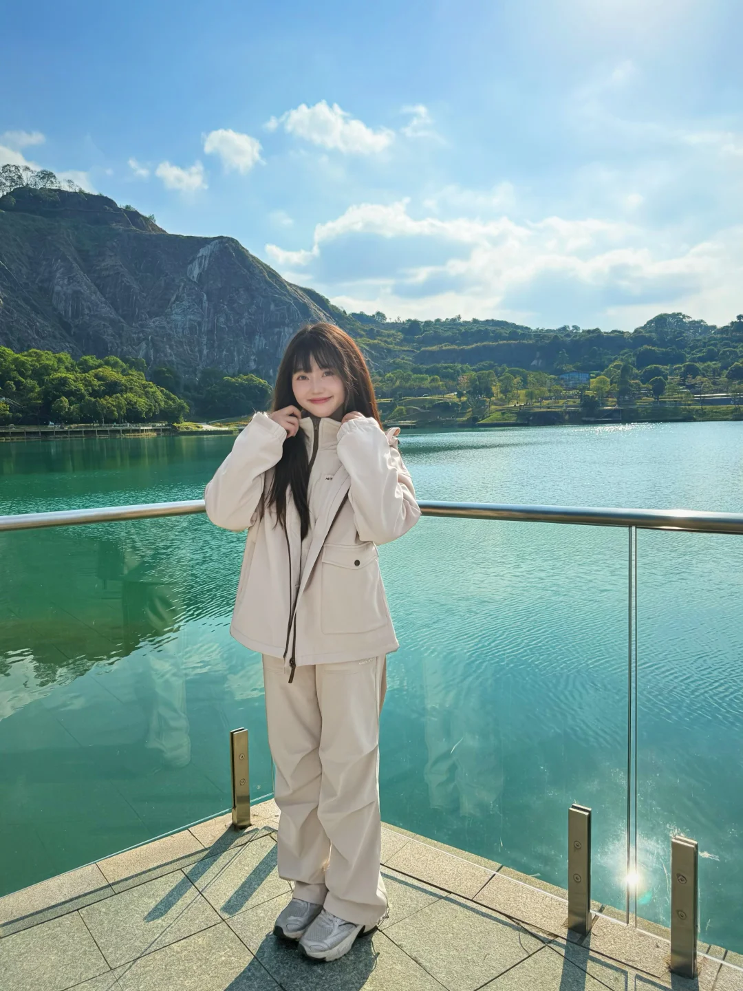 😭被晴天下的东莞“小九寨沟”美哭了！