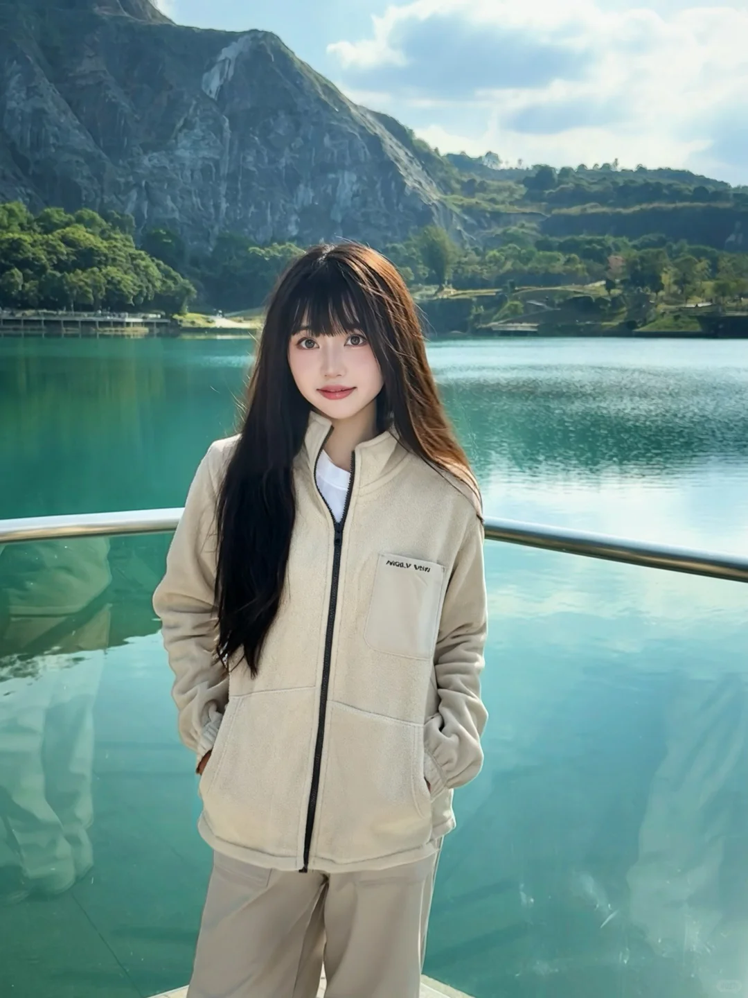 😭被晴天下的东莞“小九寨沟”美哭了！