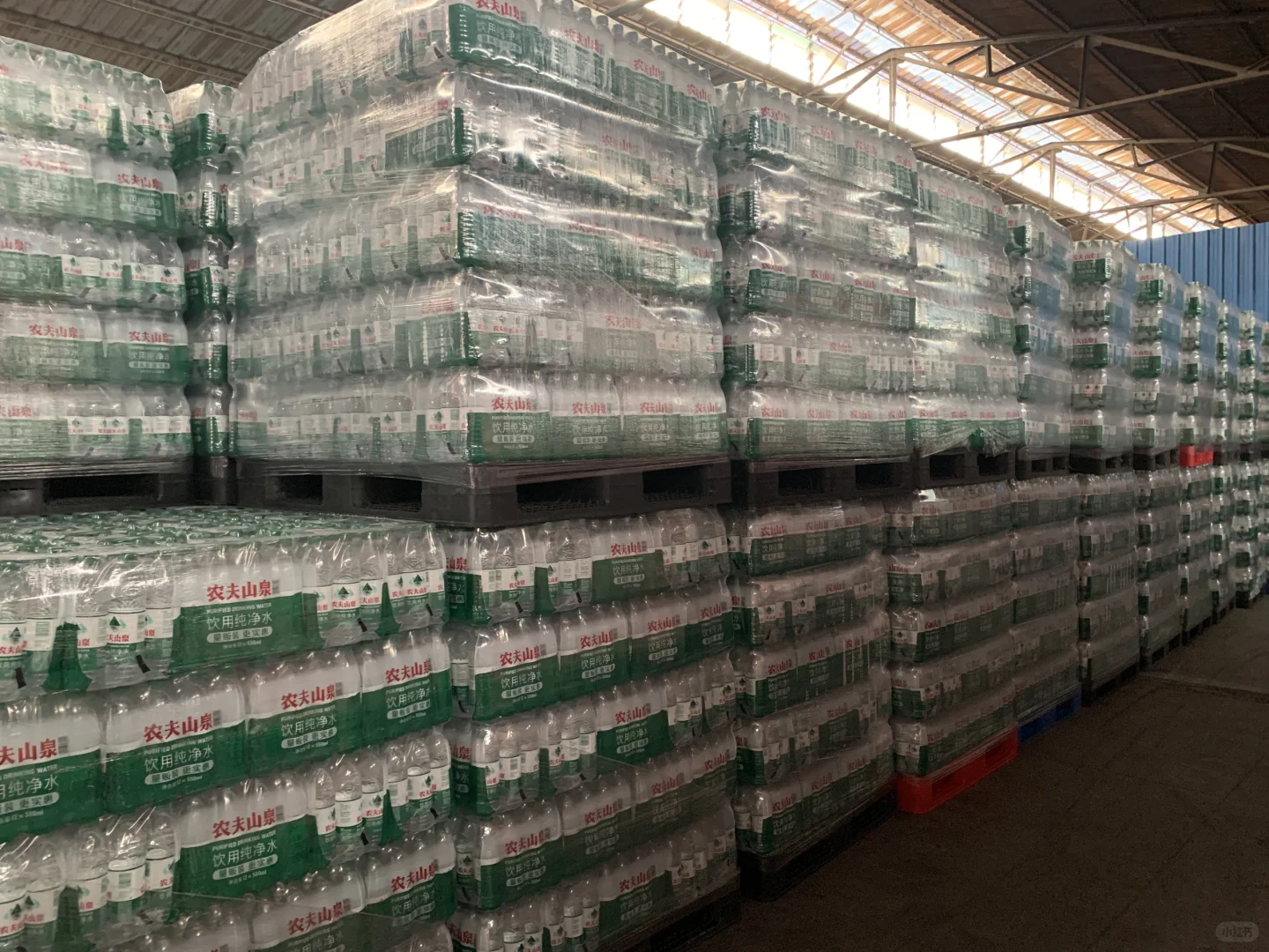 在东莞的千万不要错过啦！桶装瓶装水便宜啦