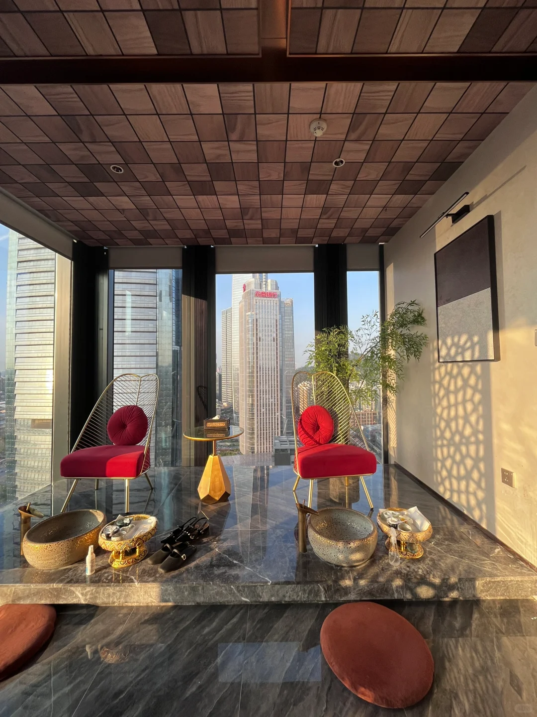 东莞高空宝藏🇹🇭泰式𝙨𝙥𝙖俯瞰城市太绝了