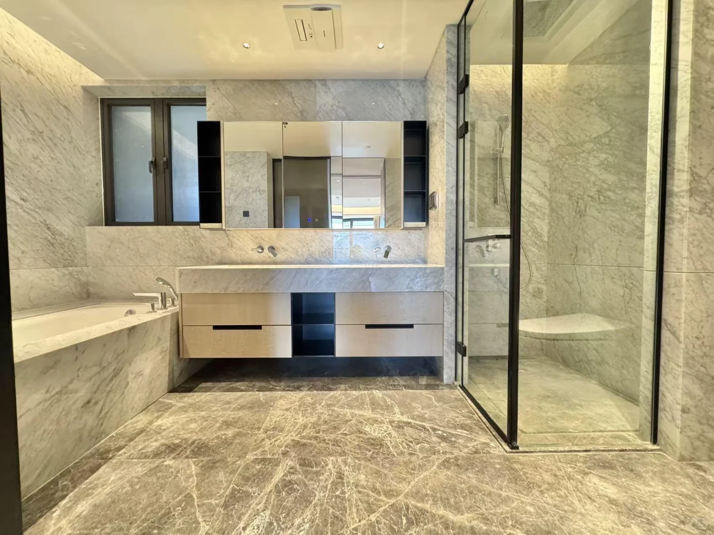 东莞东城•（刚空出）四居室，超级大平层！