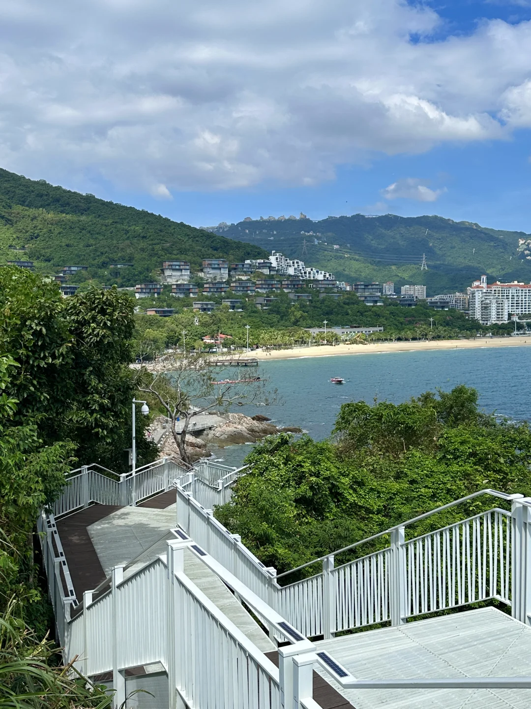 深圳🚇地铁直达海边栈道，秋天徒步太舒服