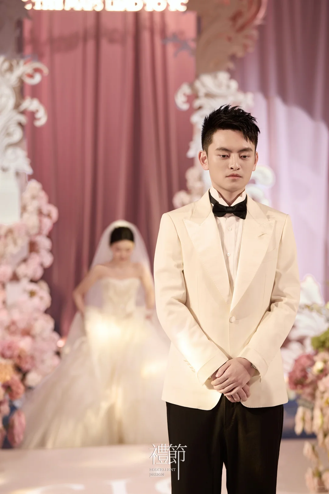 暮色微醺发光的法式日光花园婚礼出场区～