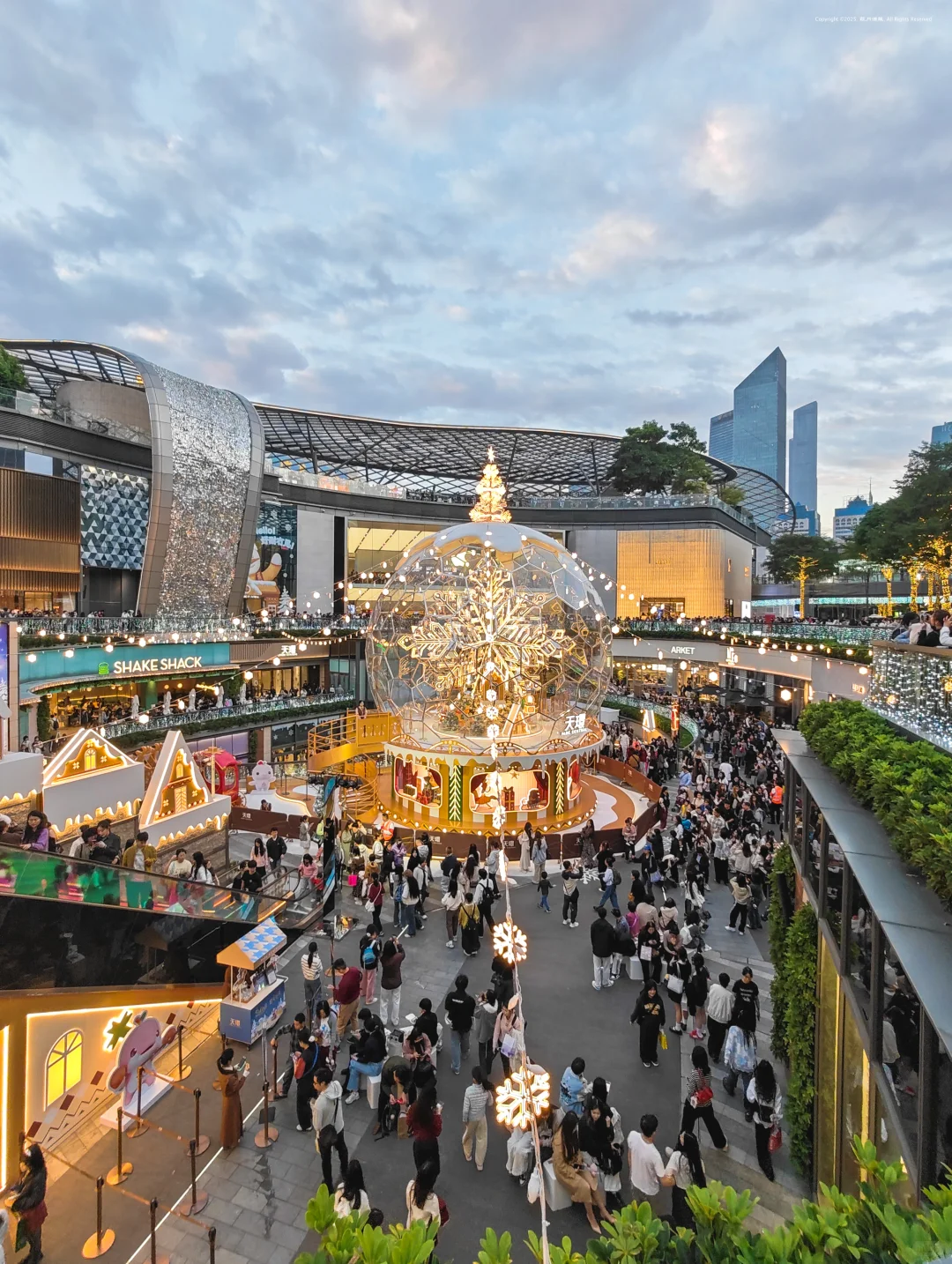 这个周末全广州的人都在天环了吧😂😂