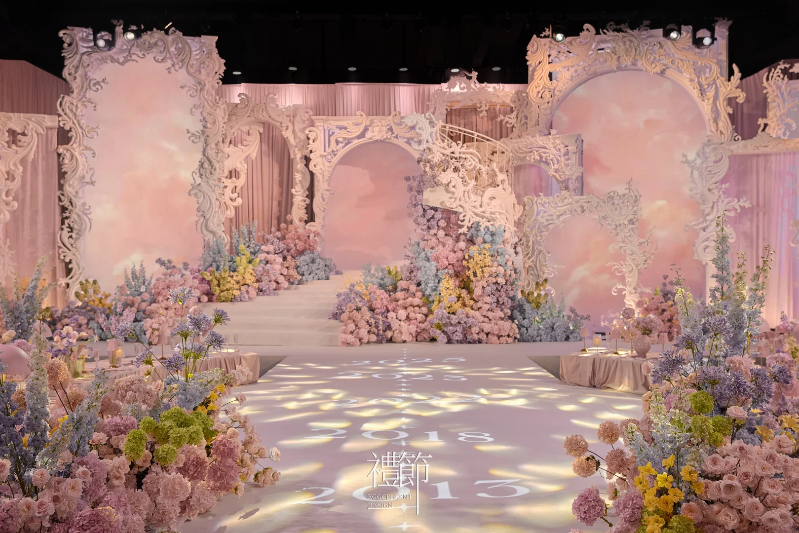 暮色微醺发光的法式日光花园婚礼出场区～