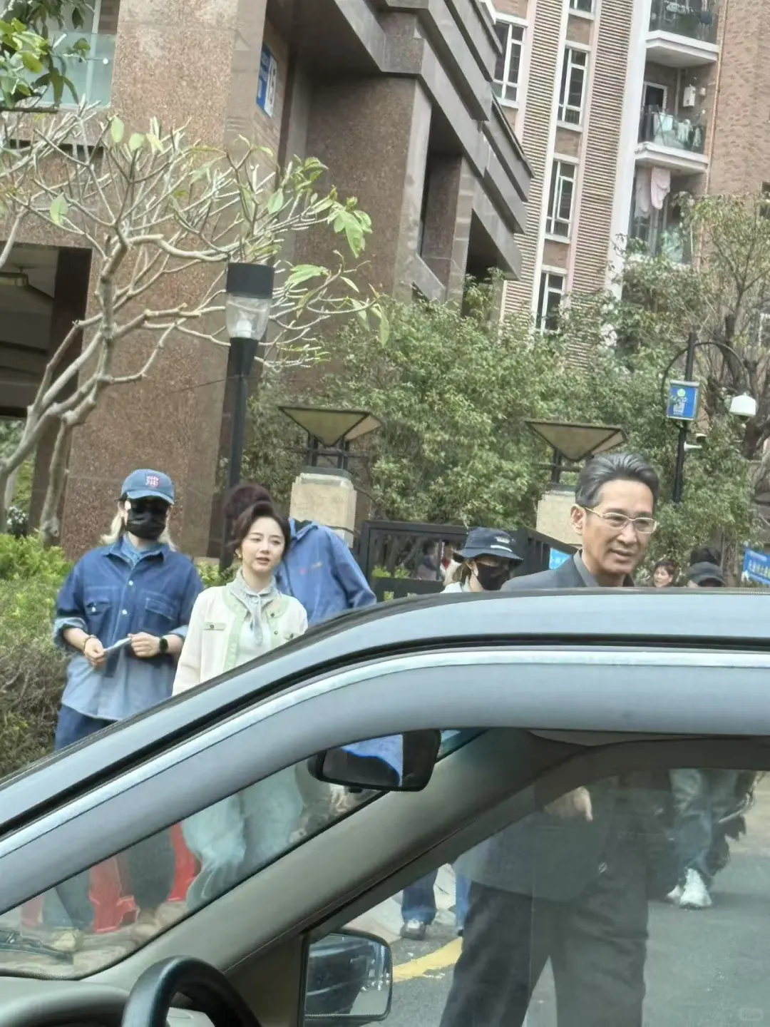 谭松韵来我家小区拍电视剧