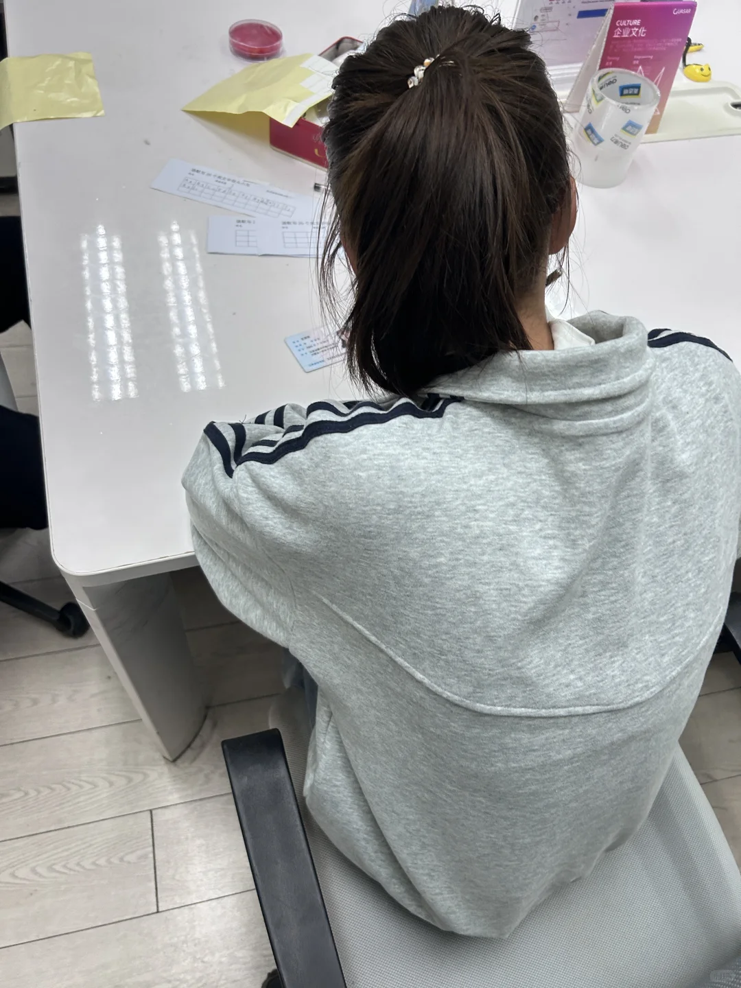 东莞医疗厂月薪7000左右、03独居贵州女孩