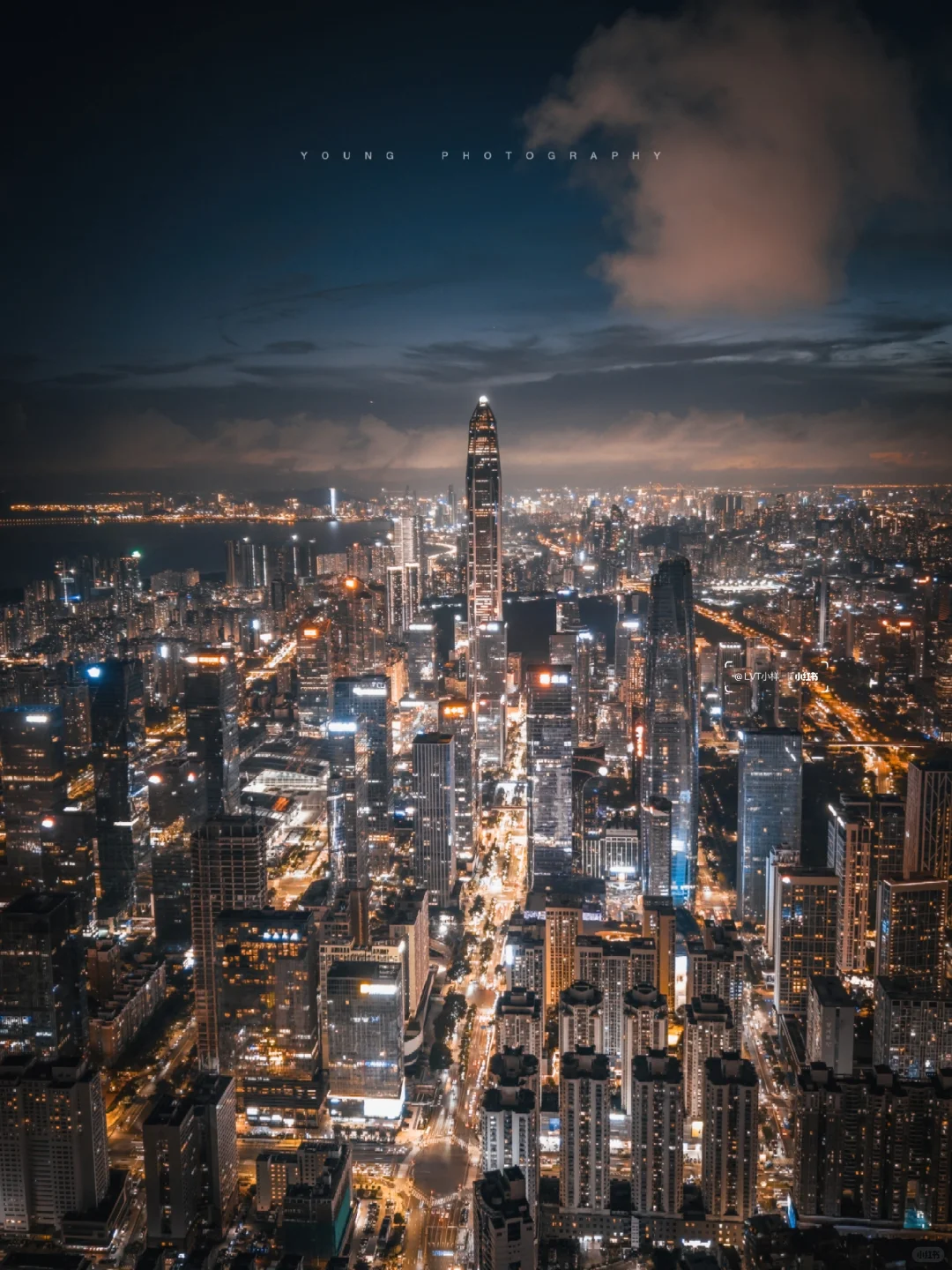 华灯初上的深圳“曼哈顿”