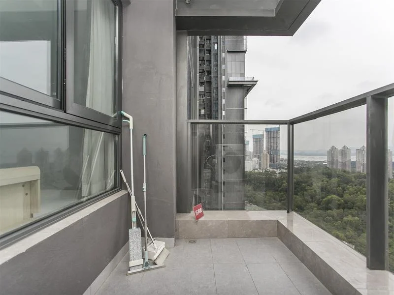 天鹅湖花园D栋高楼层，1.8万出租，很便宜