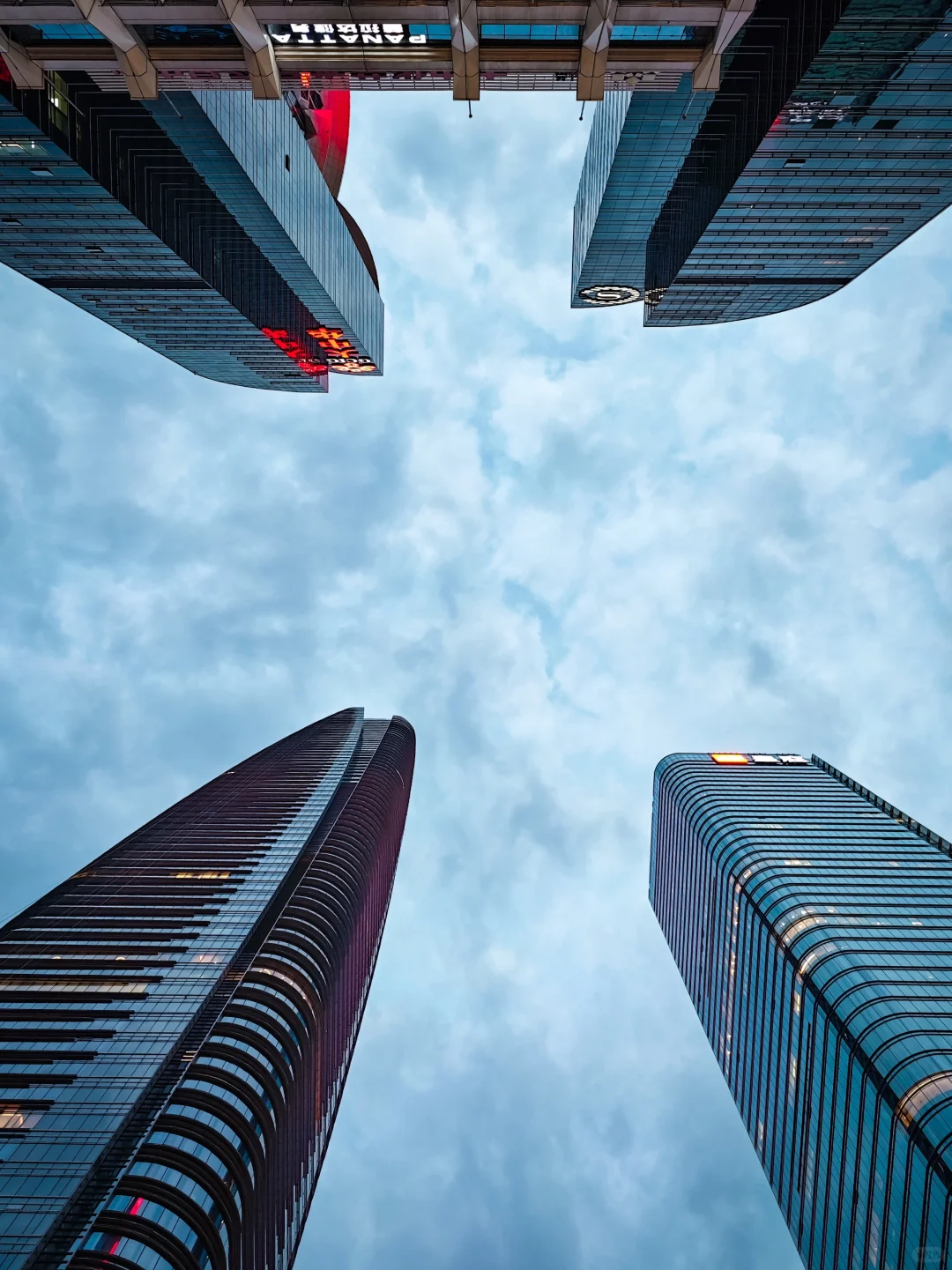 深圳citywalk｜好喜欢这条赛博摩登夜游路线