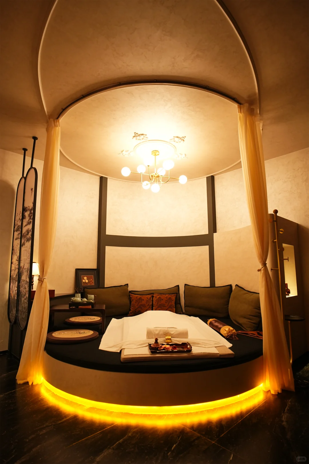 深圳顶奢按摩，竟撞见……