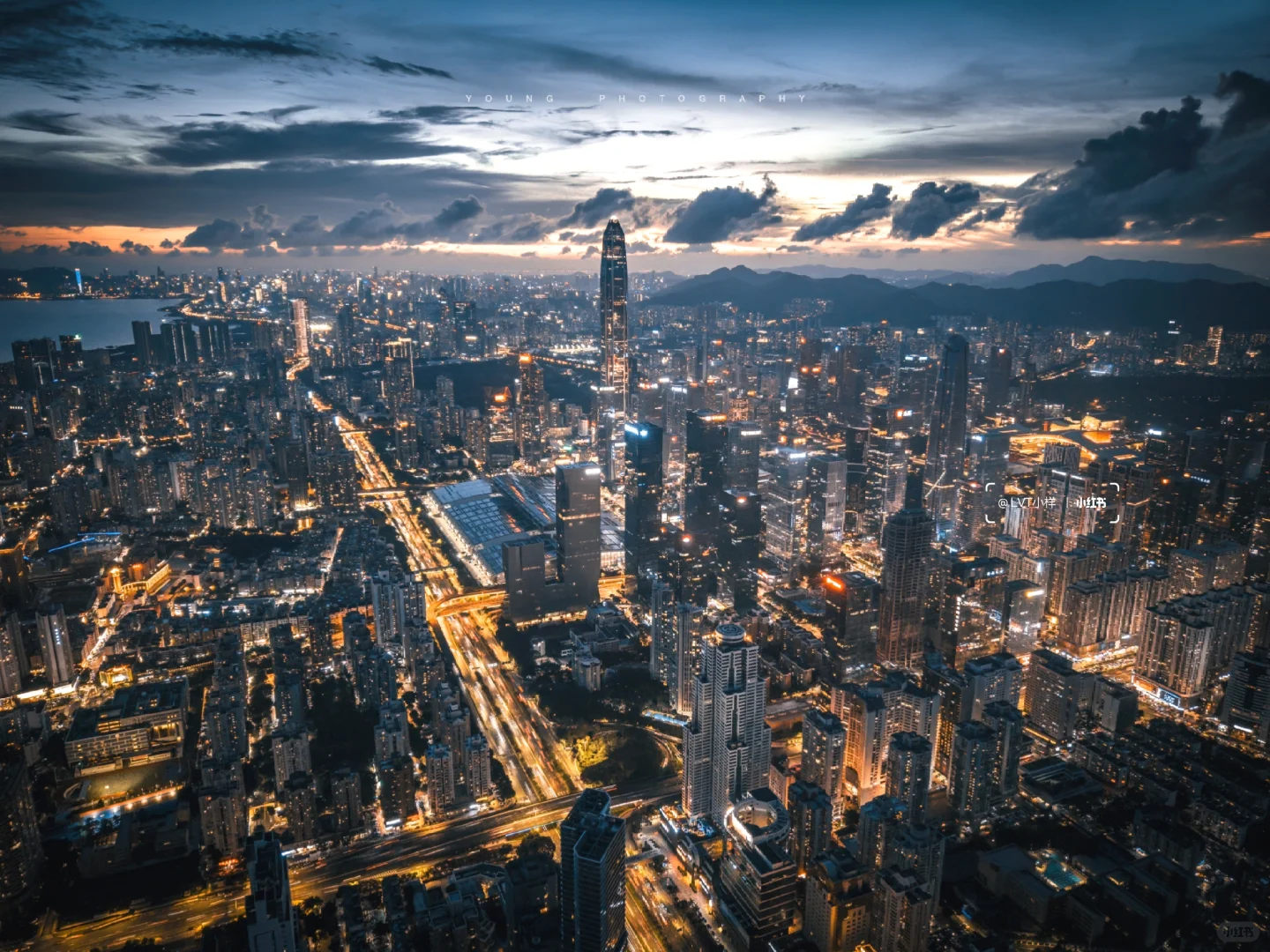 华灯初上的深圳“曼哈顿”