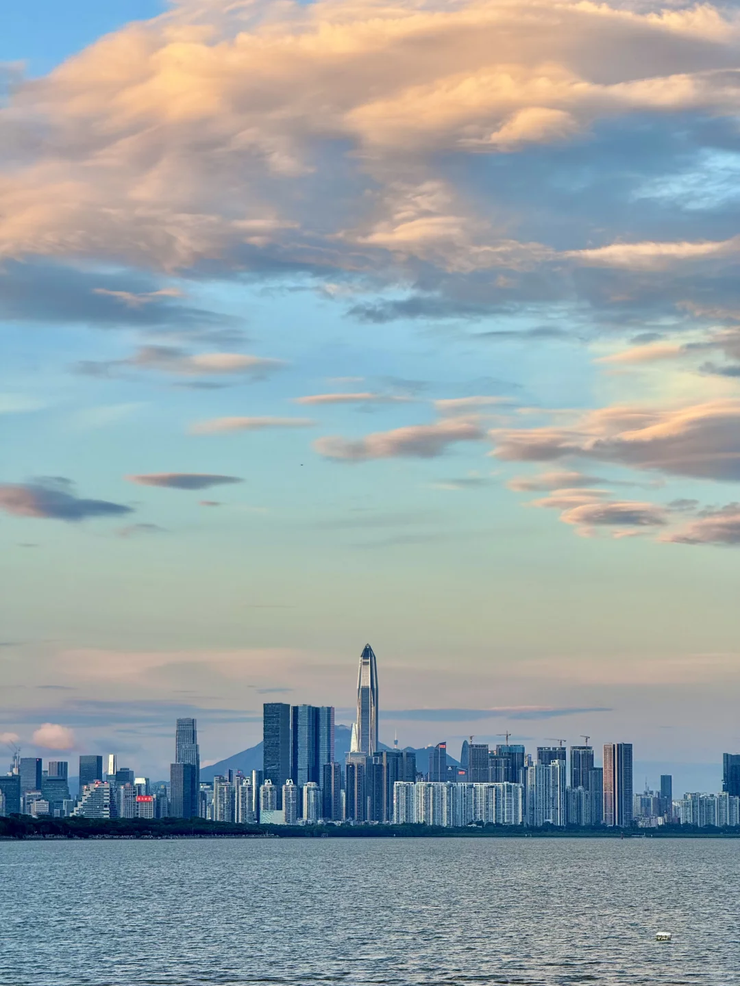 在深圳📍一定要留一个傍晚给深圳湾啊～