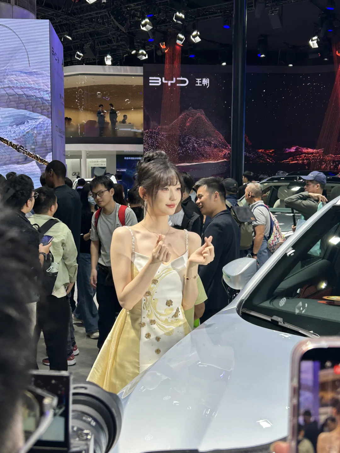 广州车展女摄版📸