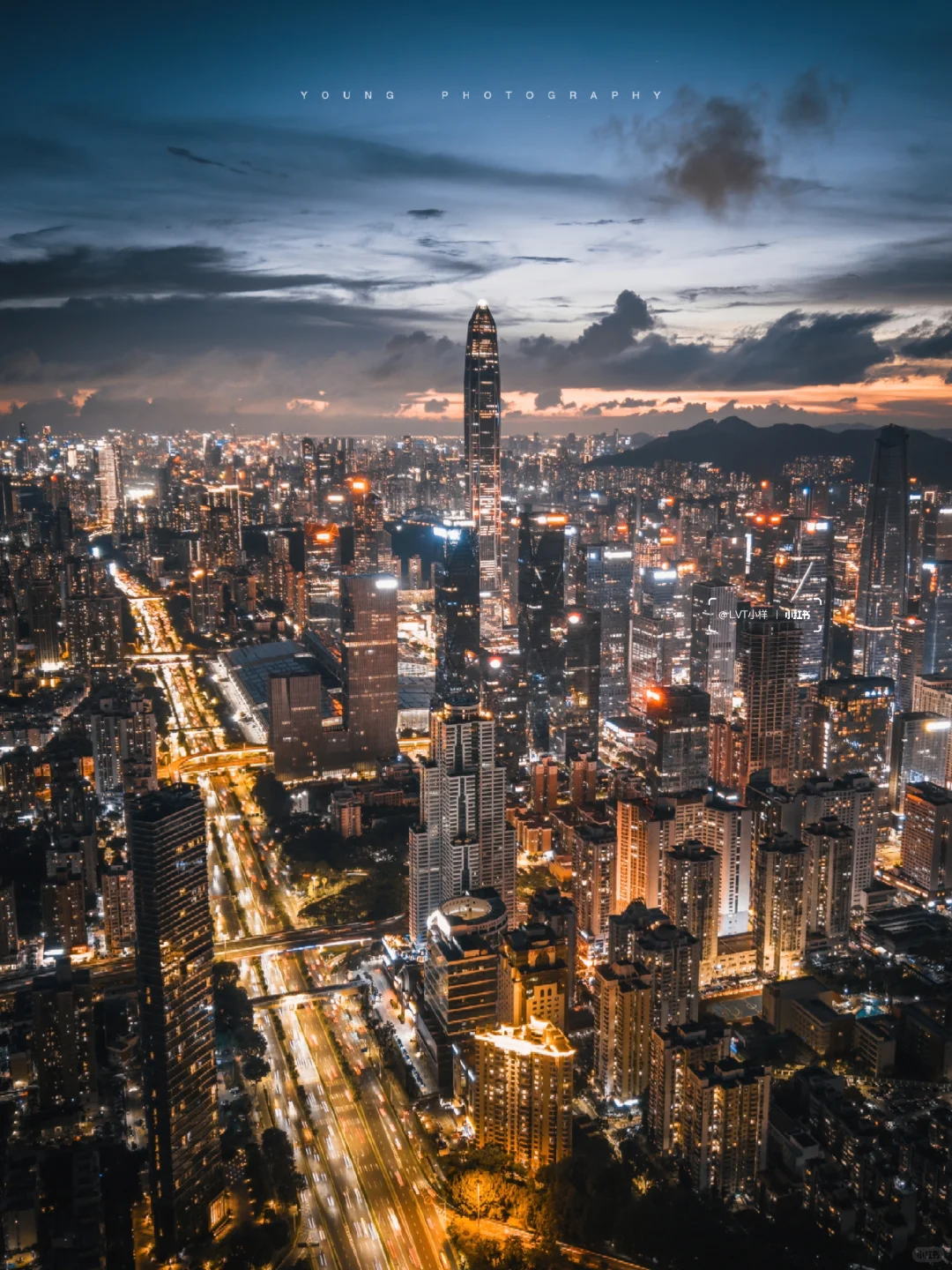 华灯初上的深圳“曼哈顿”