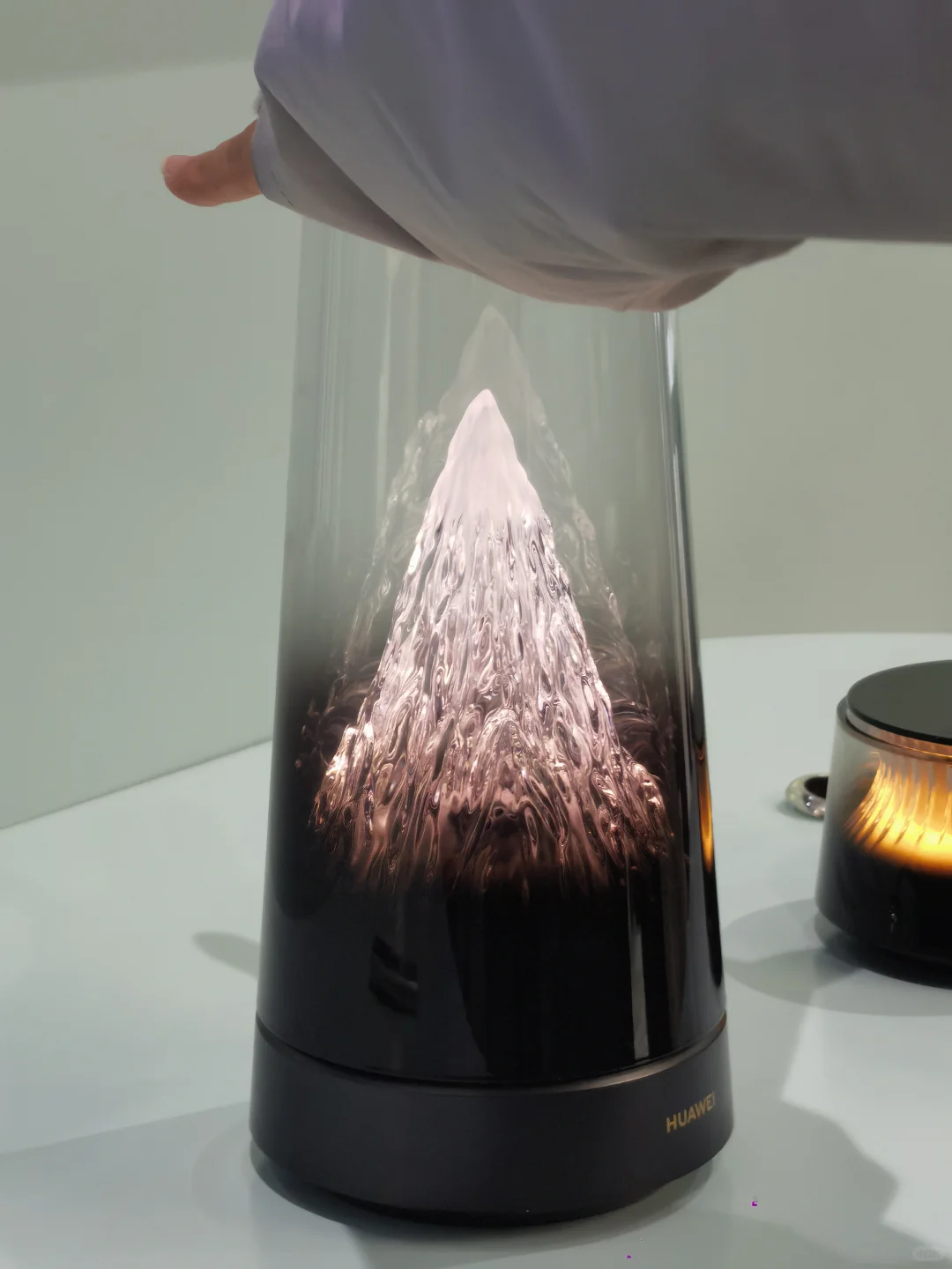 广州塔·华为Mate80系列环游空间