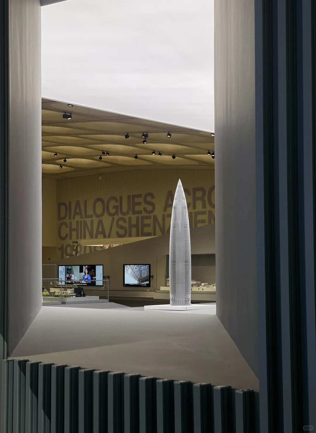 Plog｜📍深圳湾.体验石质里的 AirPods