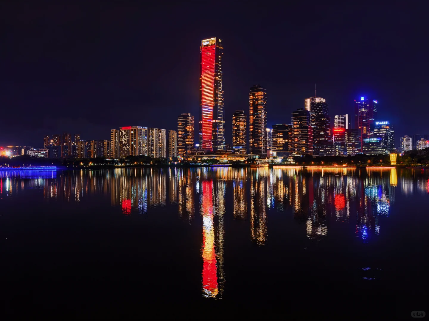 ✨ 闯入未来世界！深圳朋克夜景✨