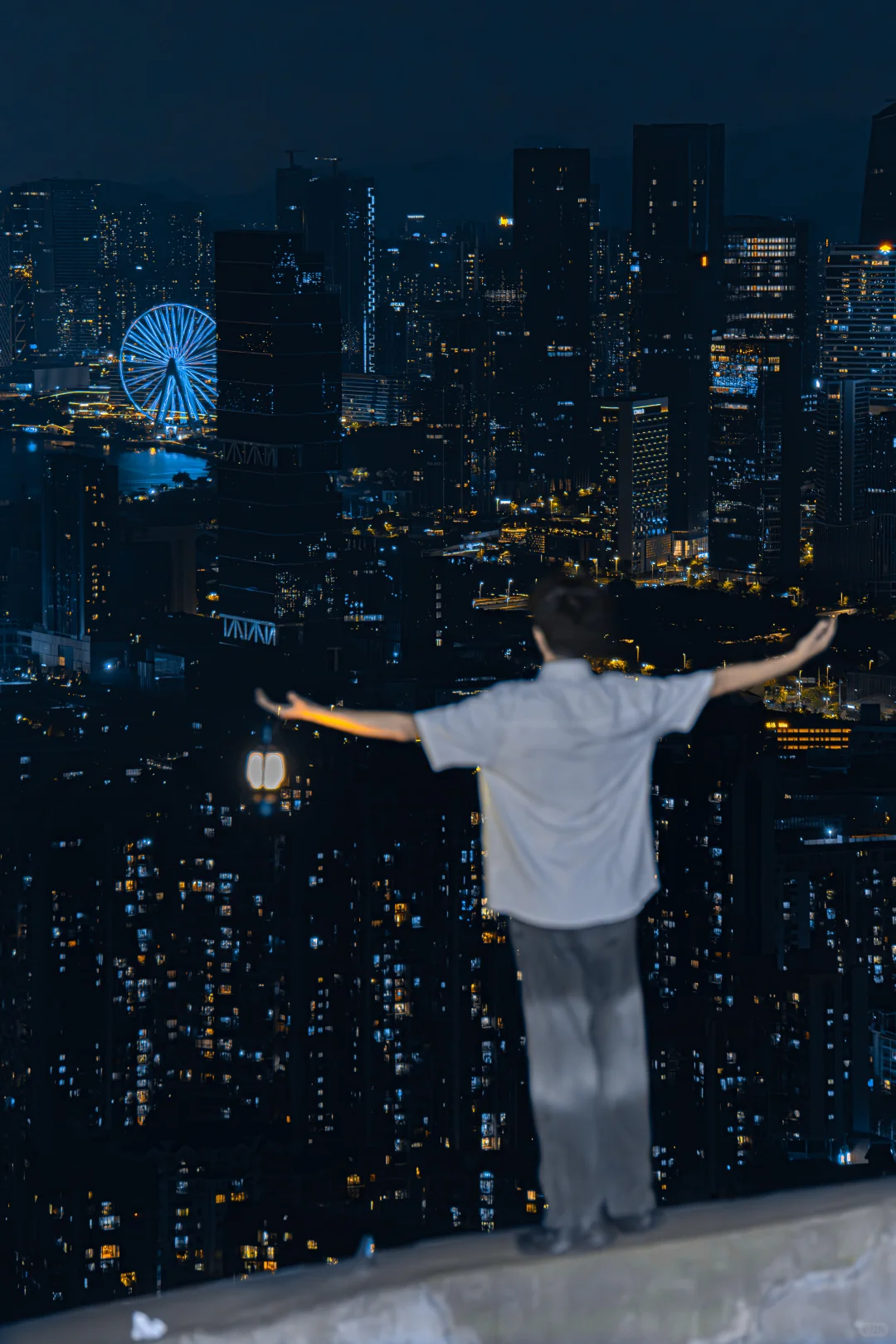 在深圳南山绝美的夜景机位