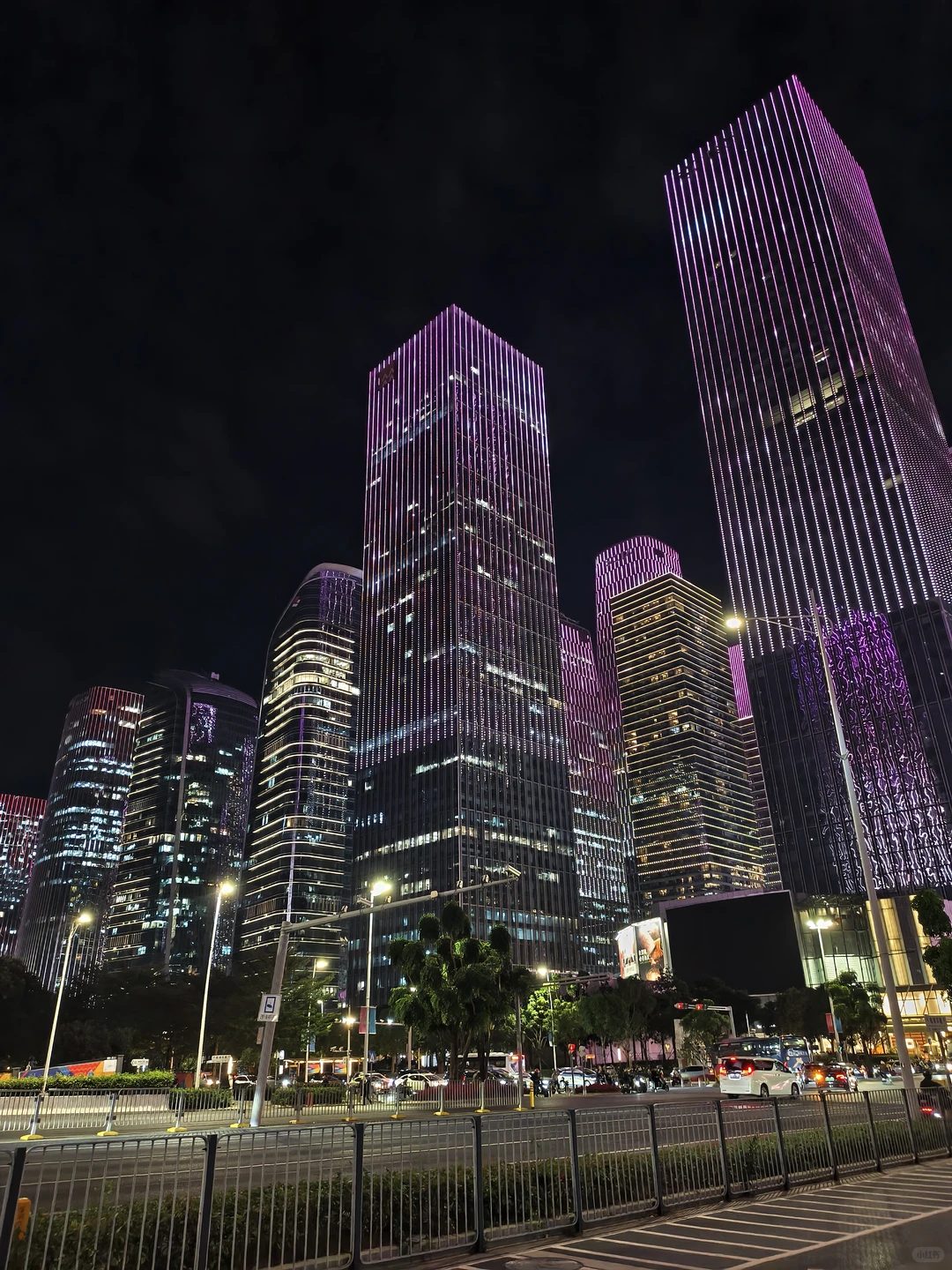 深圳的夜晚是彩色的