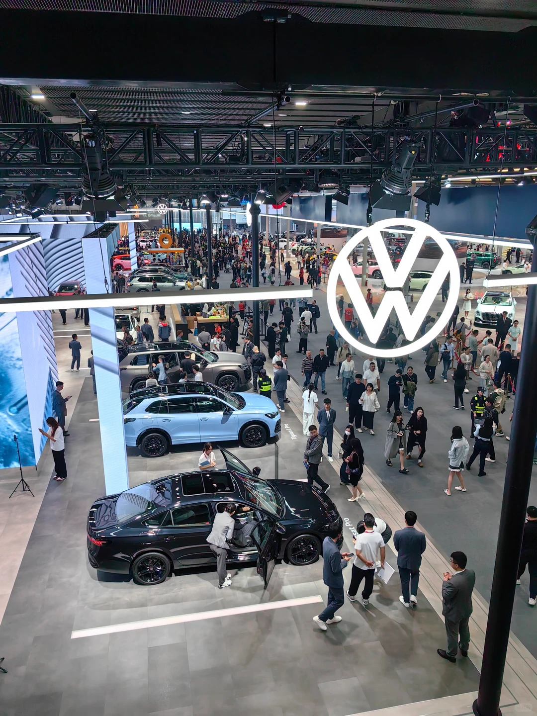 车展门票100，给20差不多了，看完真不值