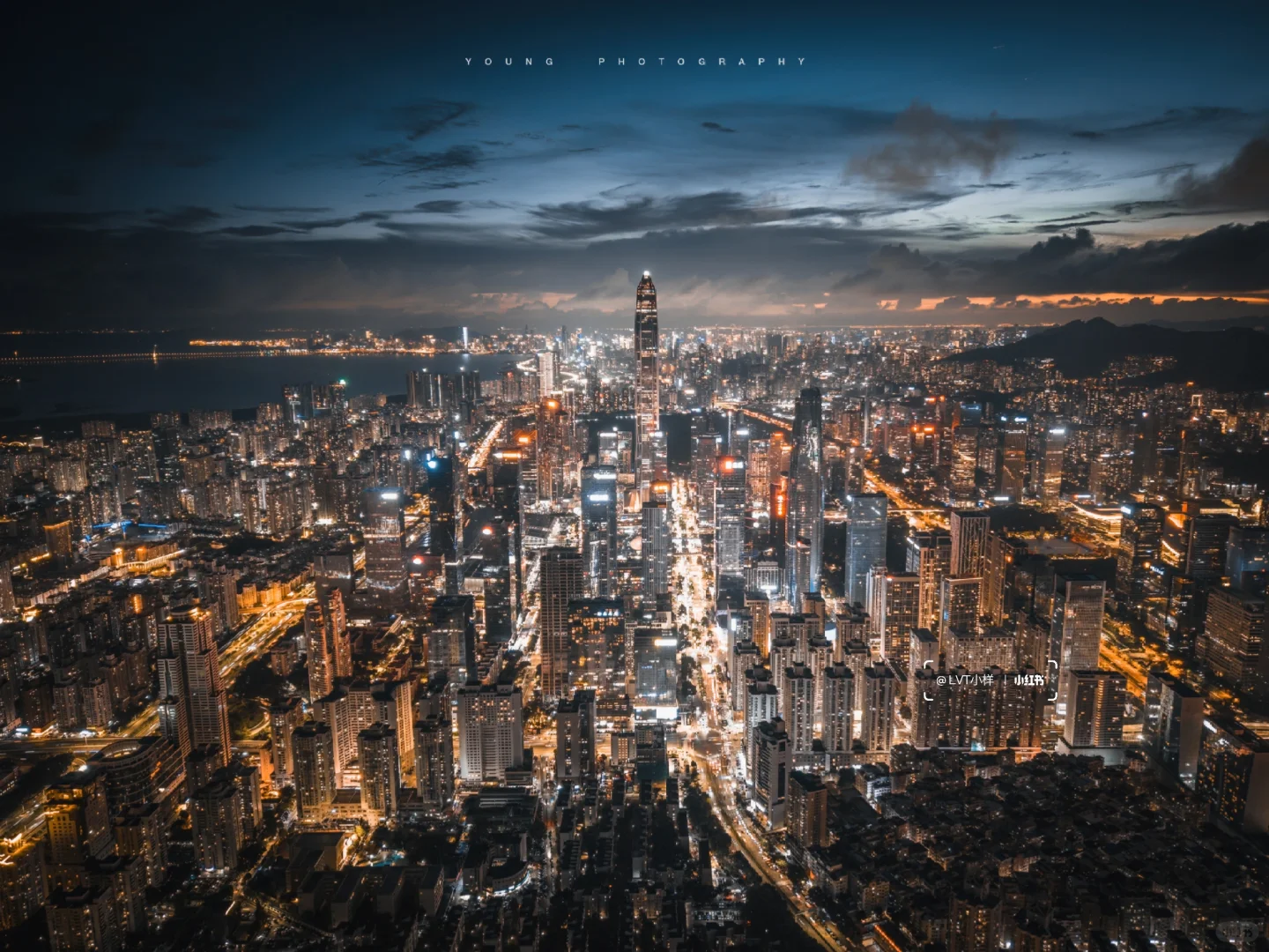 华灯初上的深圳“曼哈顿”