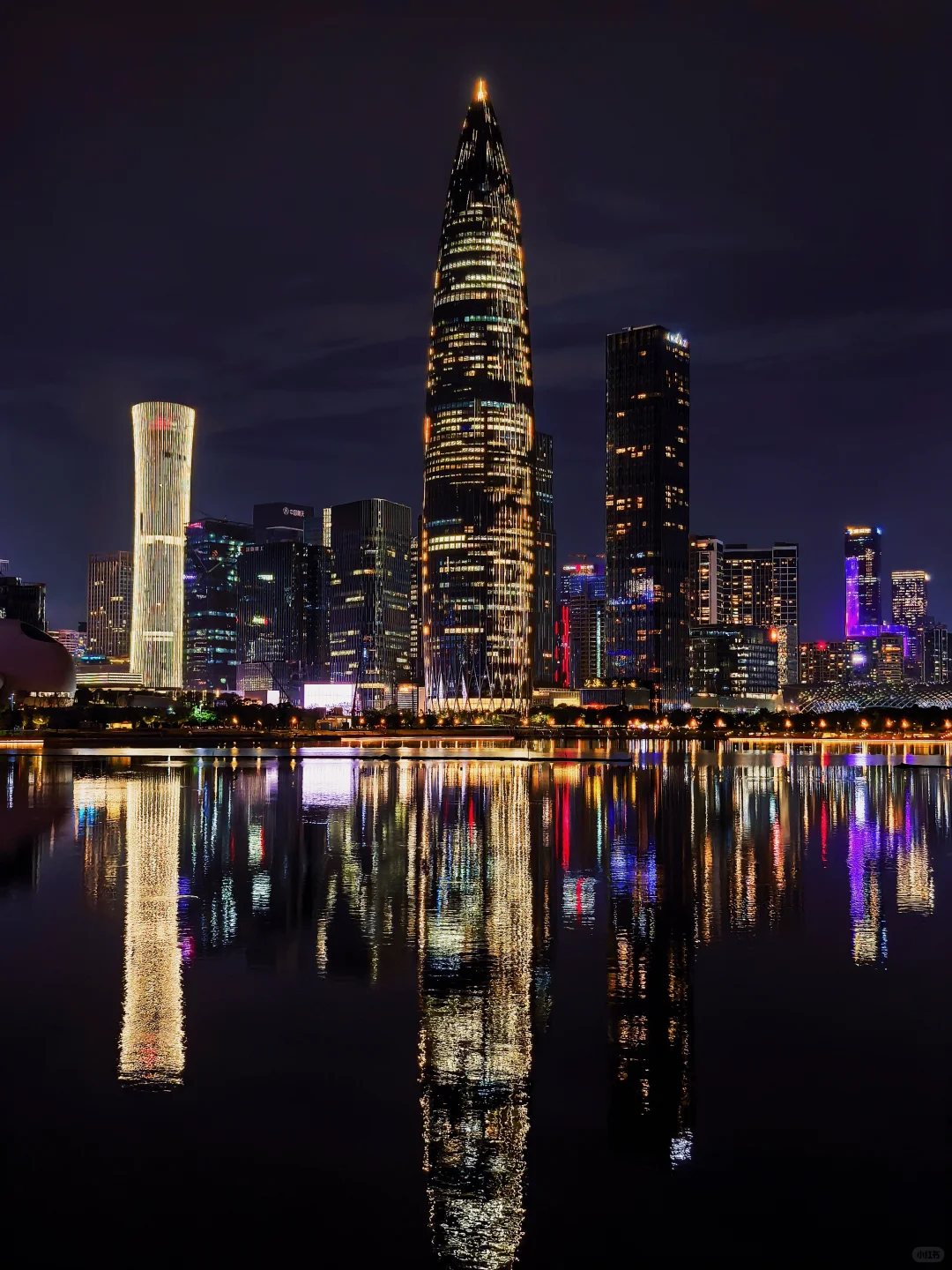 ✨ 闯入未来世界！深圳朋克夜景✨