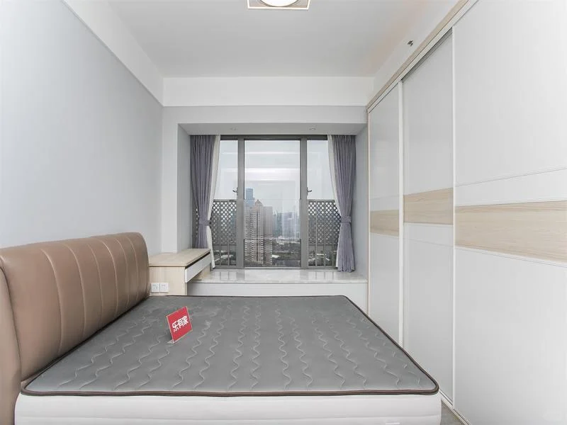 天鹅湖花园D栋高楼层，1.8万出租，很便宜