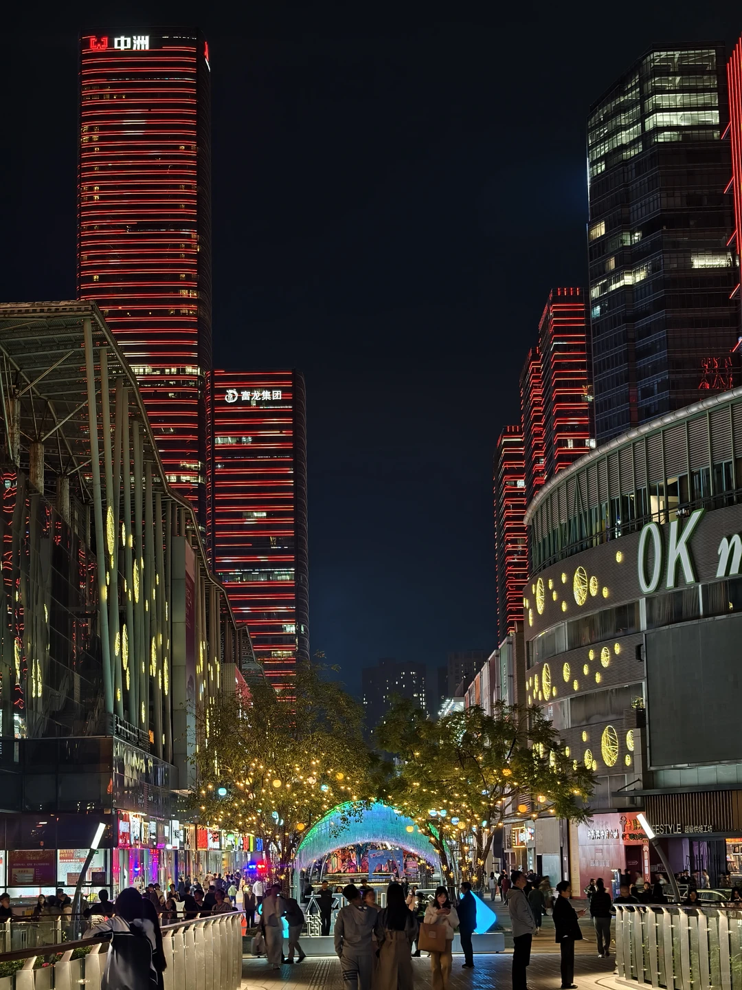 深圳的夜晚是彩色的