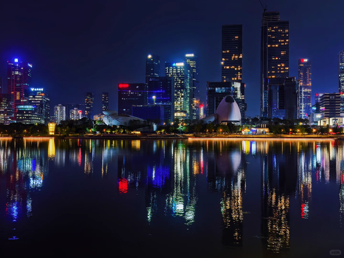 ✨ 闯入未来世界！深圳朋克夜景✨