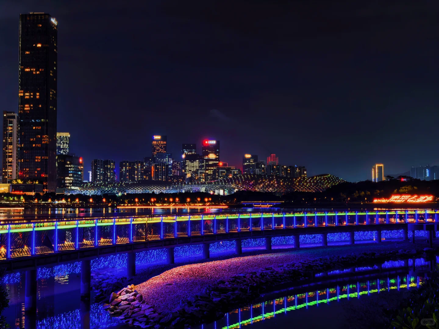 ✨ 闯入未来世界！深圳朋克夜景✨