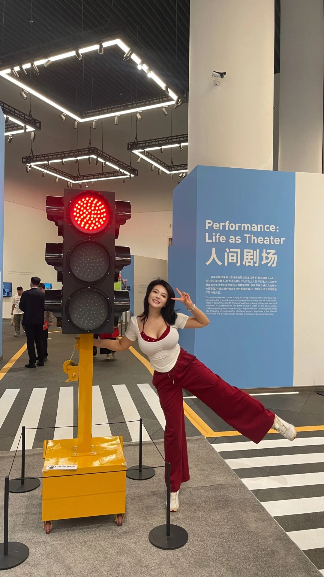 深圳美术馆新馆｜在艺术的“人间剧场”里玩