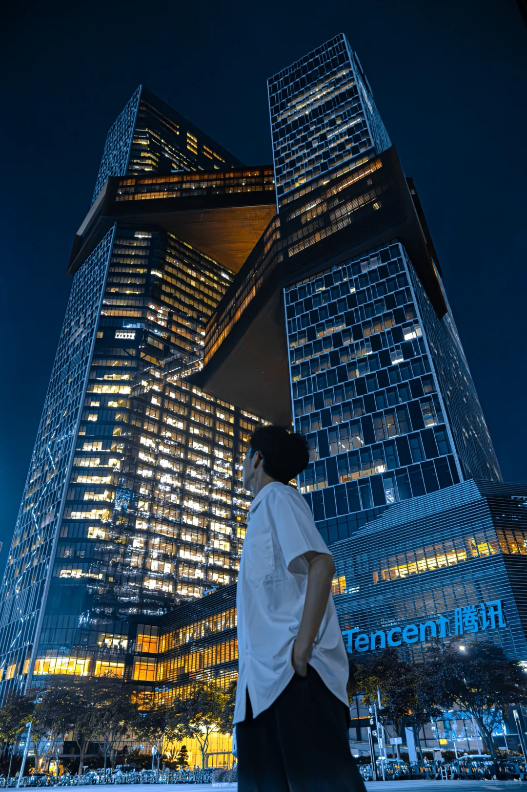 在深圳南山绝美的夜景机位