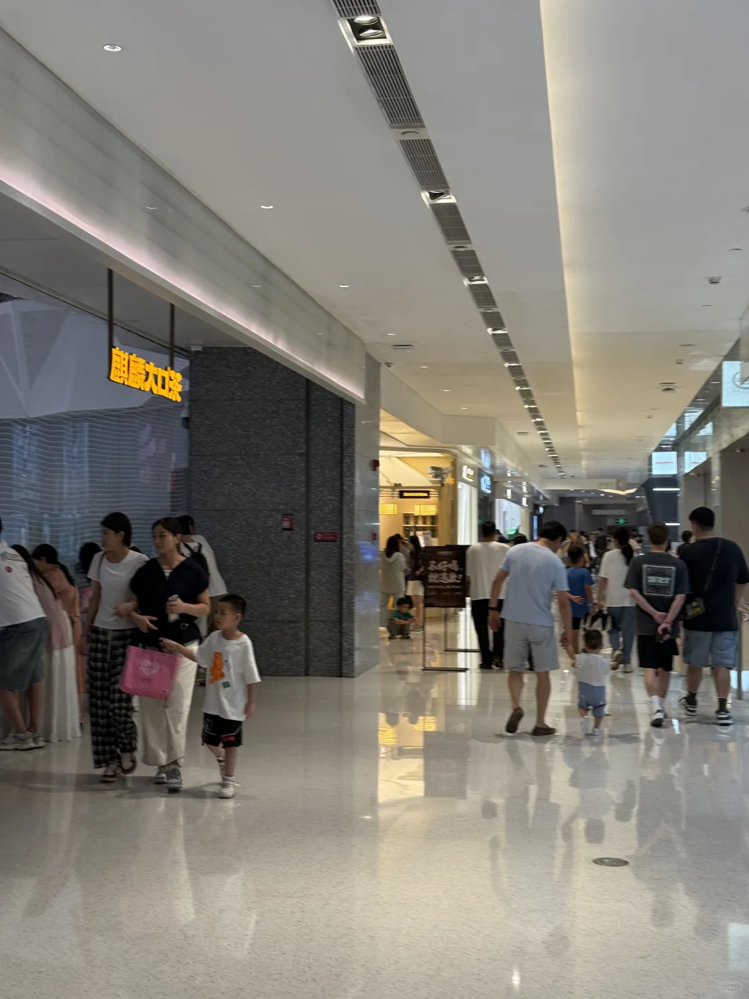 深圳｜这真的是周中的万象天地吗？