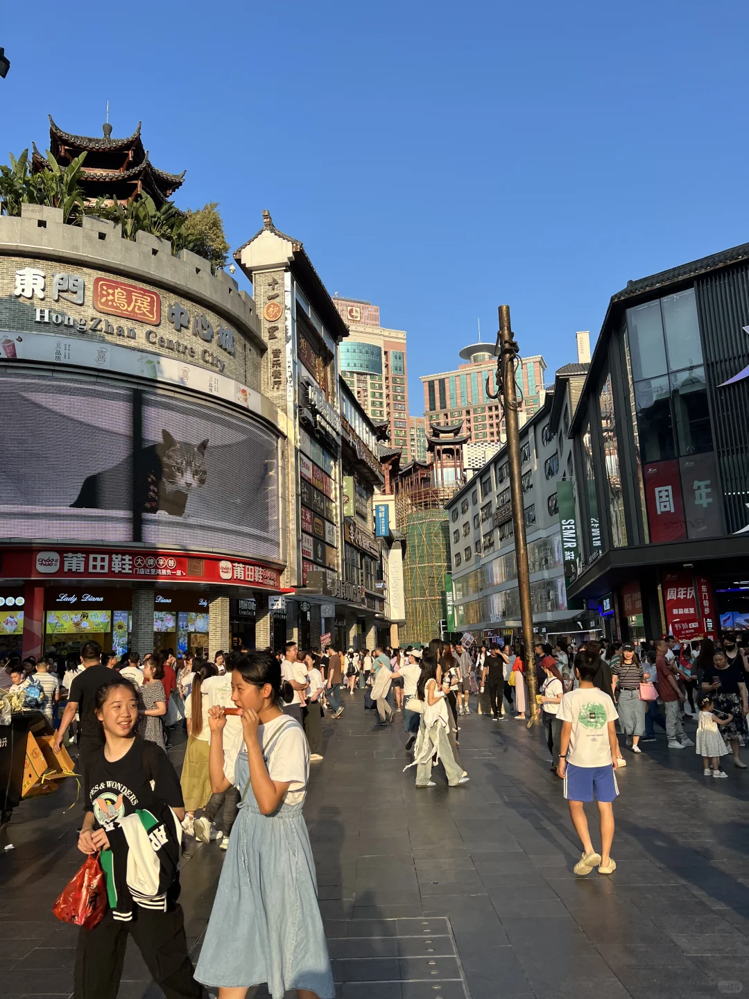 今天的深圳好热闹～～