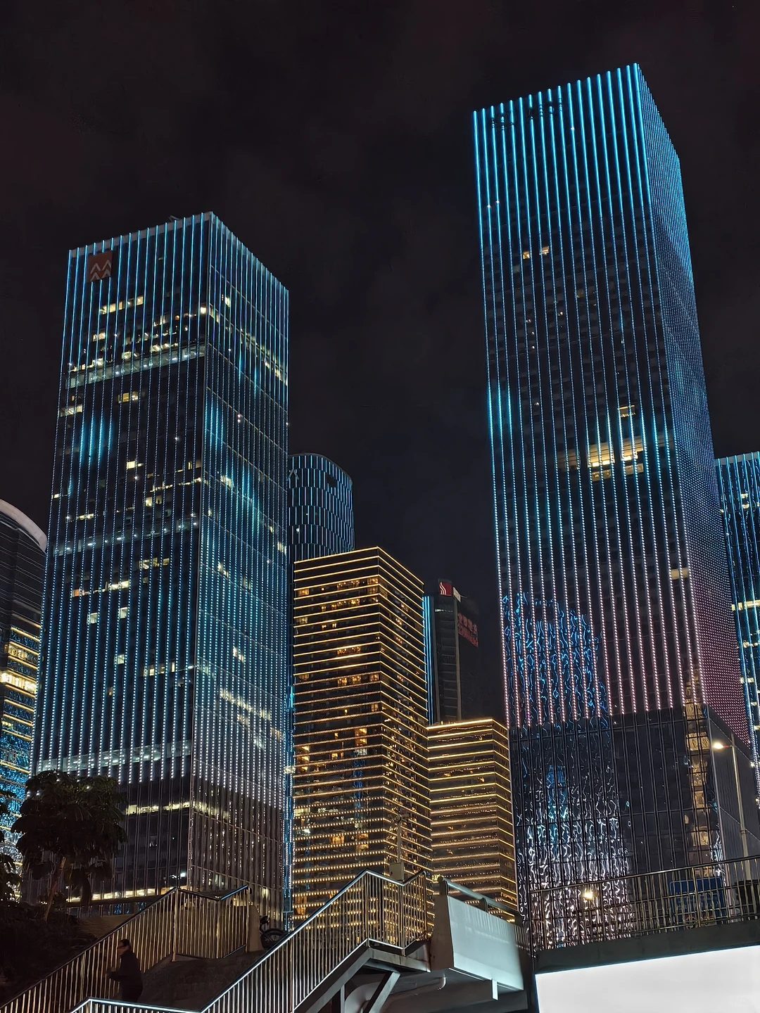 深圳的夜晚是彩色的