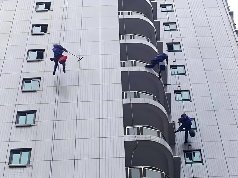 东莞医院高空幕墙清洗流程