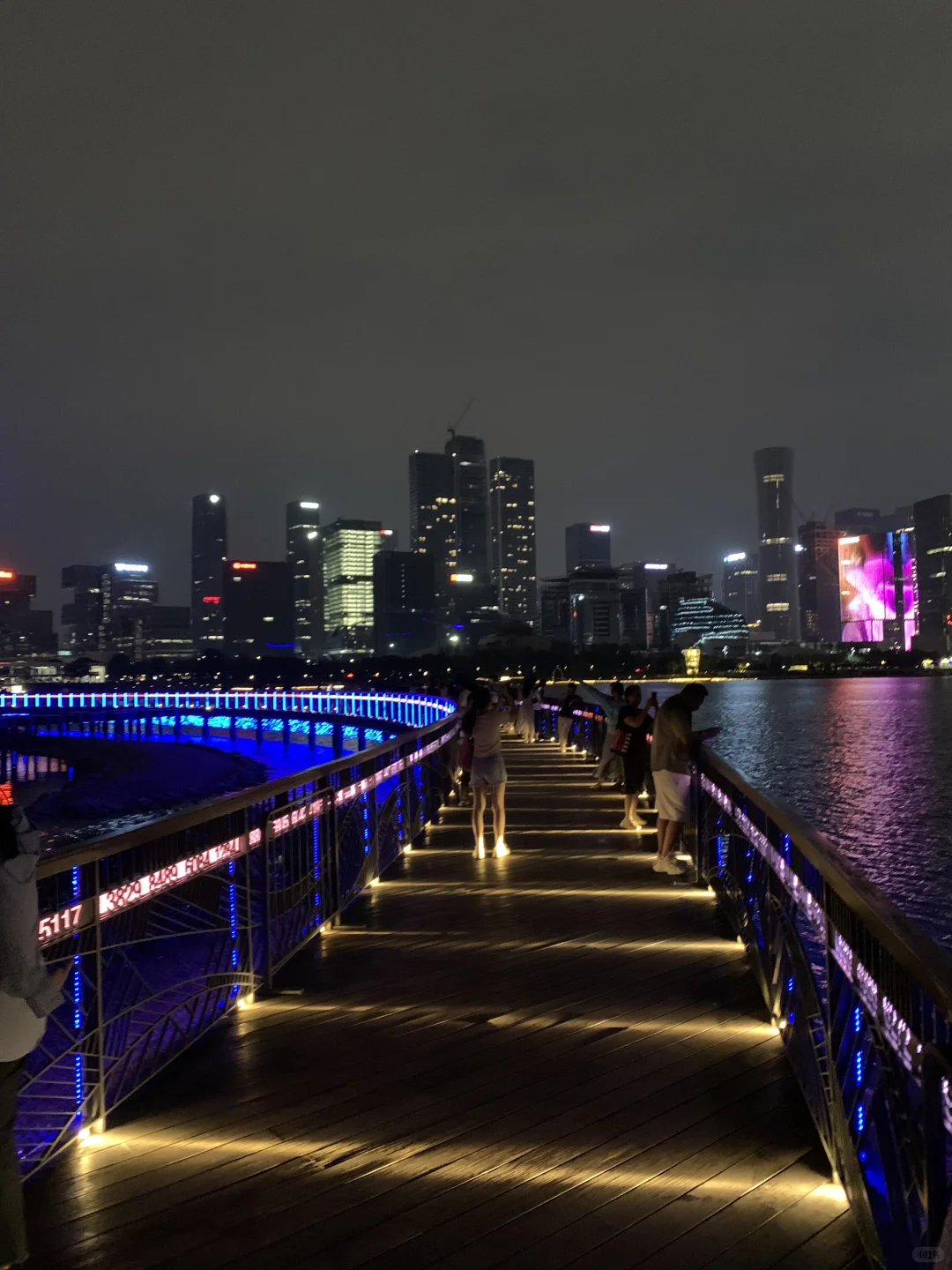 深圳人才公园夜景！美！