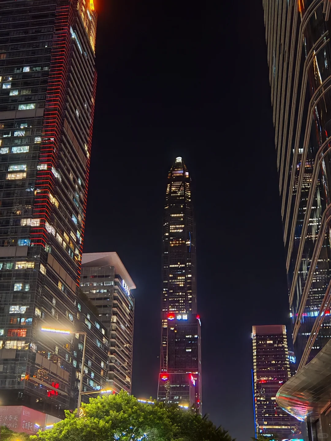 这大概就是深圳吧！真实的赛博朋克✨✨