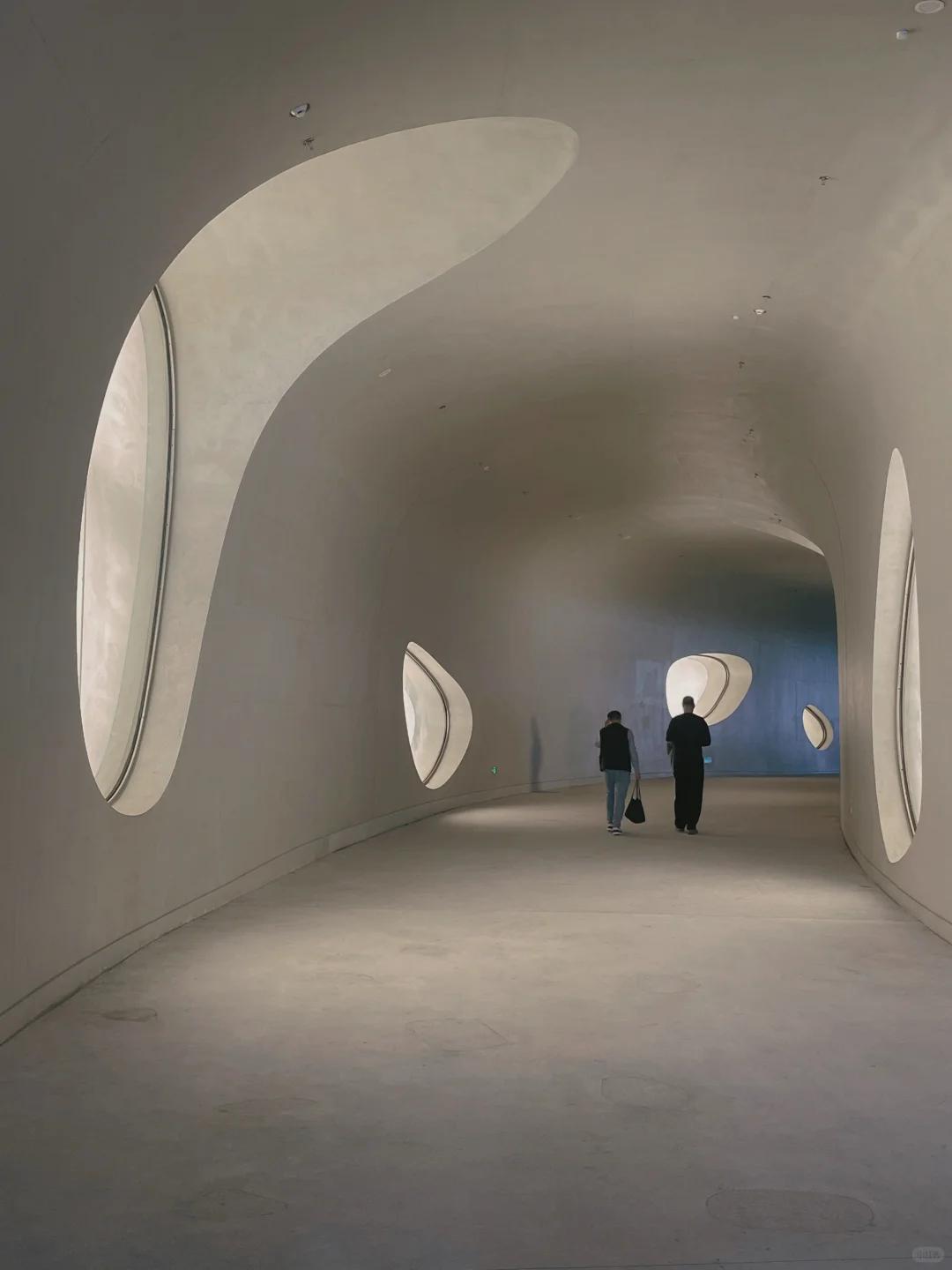 Plog｜📍深圳湾.体验石质里的 AirPods