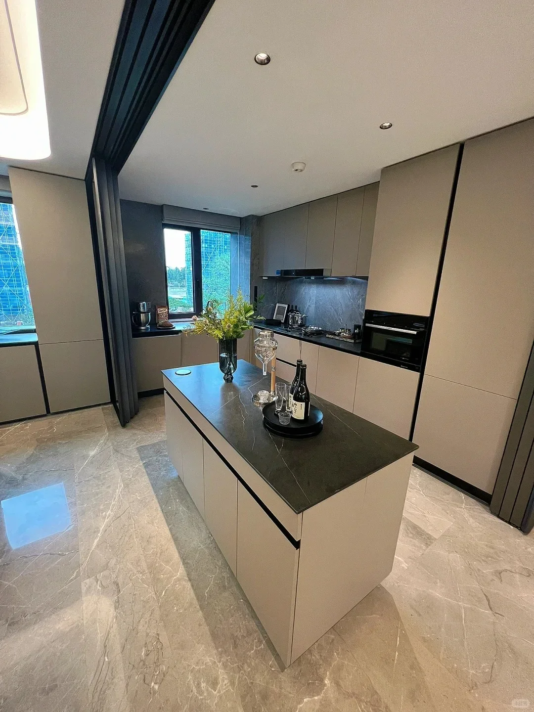 广州也遭不住了！200买户户大阳台的现房