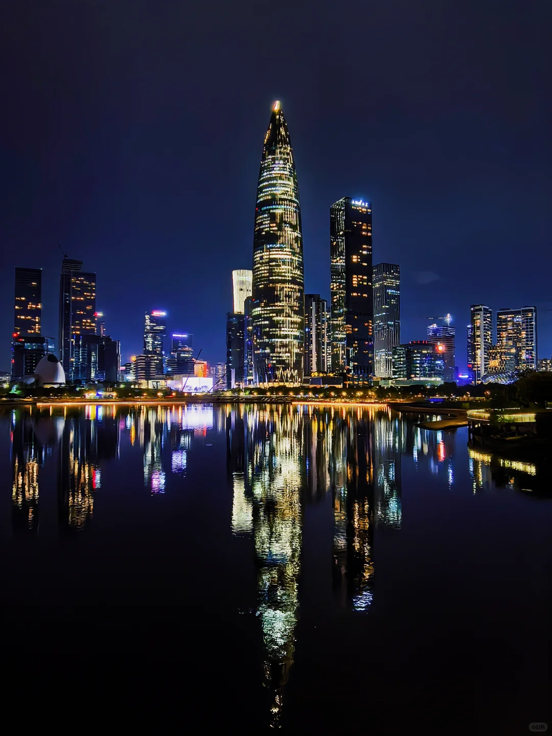 ✨ 闯入未来世界！深圳朋克夜景✨