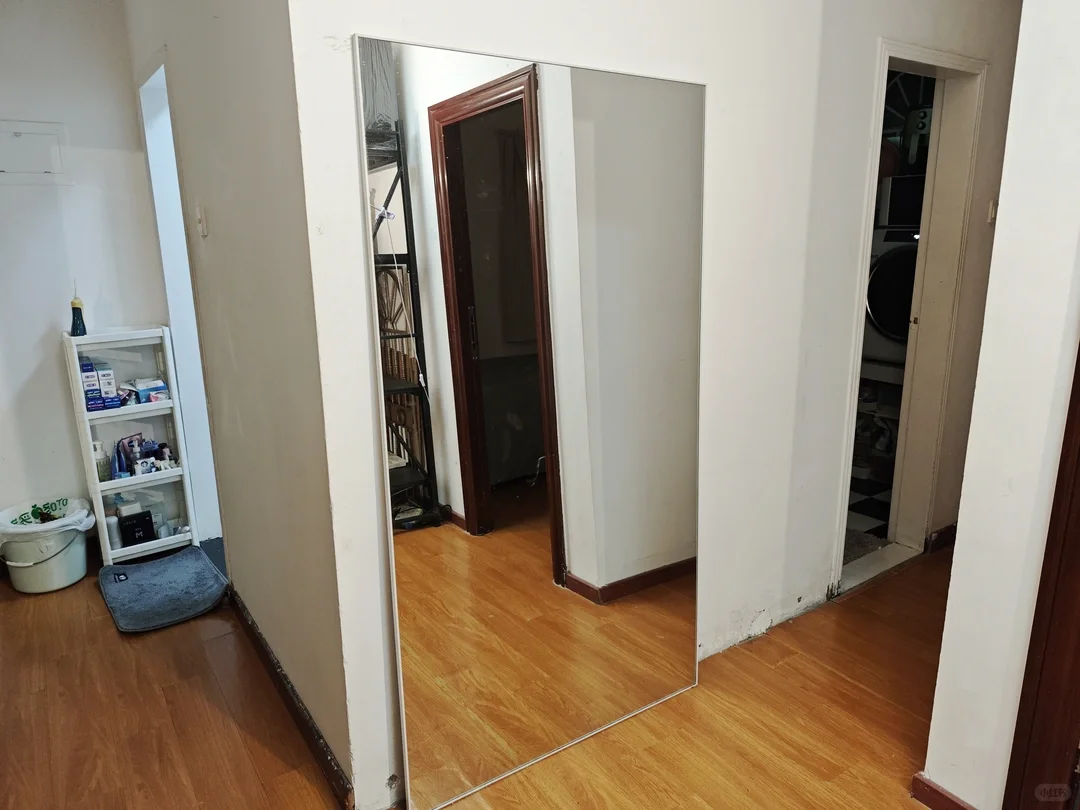 深圳南山麒麟花园电梯房次卧2100元，直租