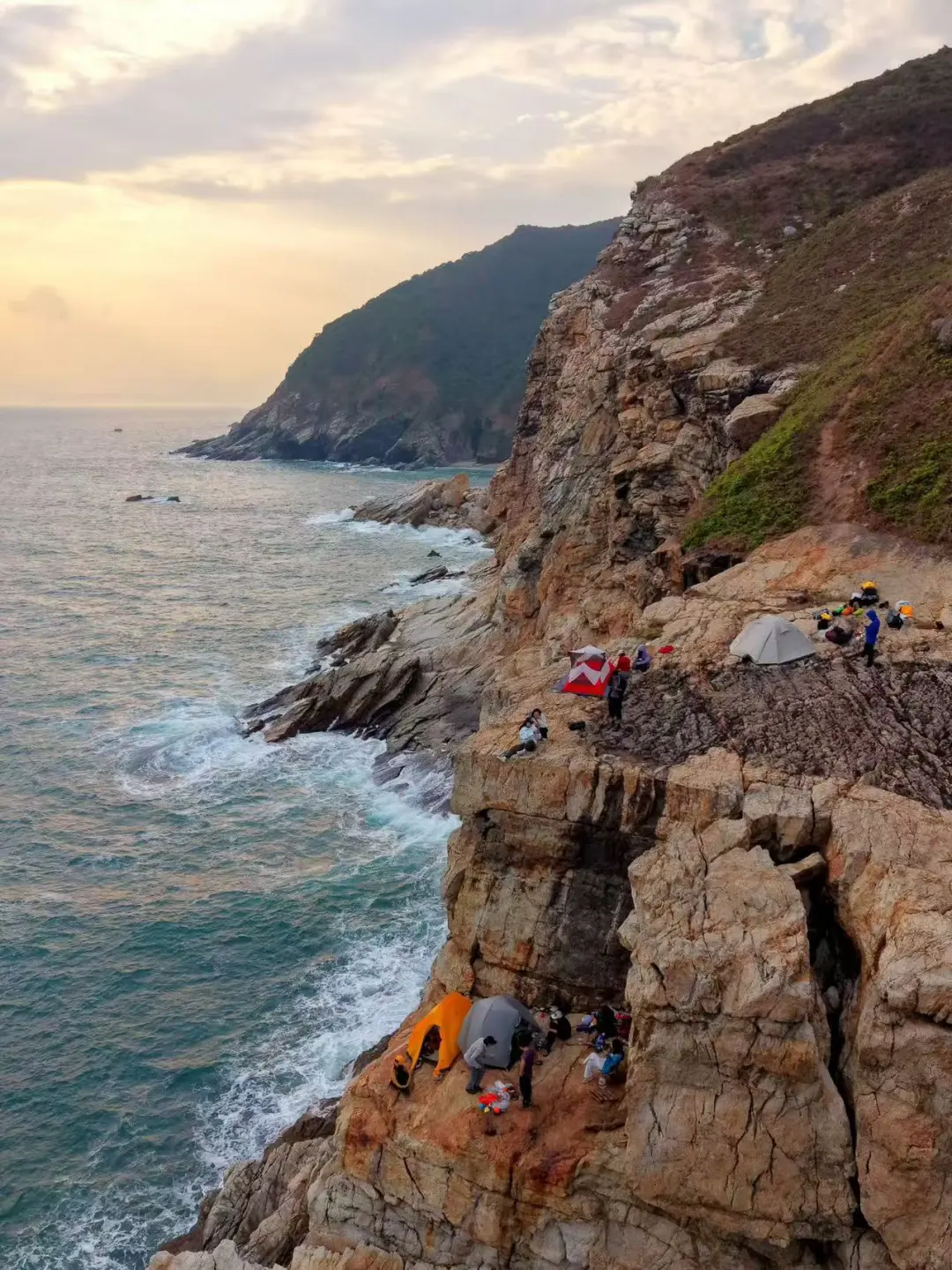 深圳露营天花板|悬崖之上新体验
