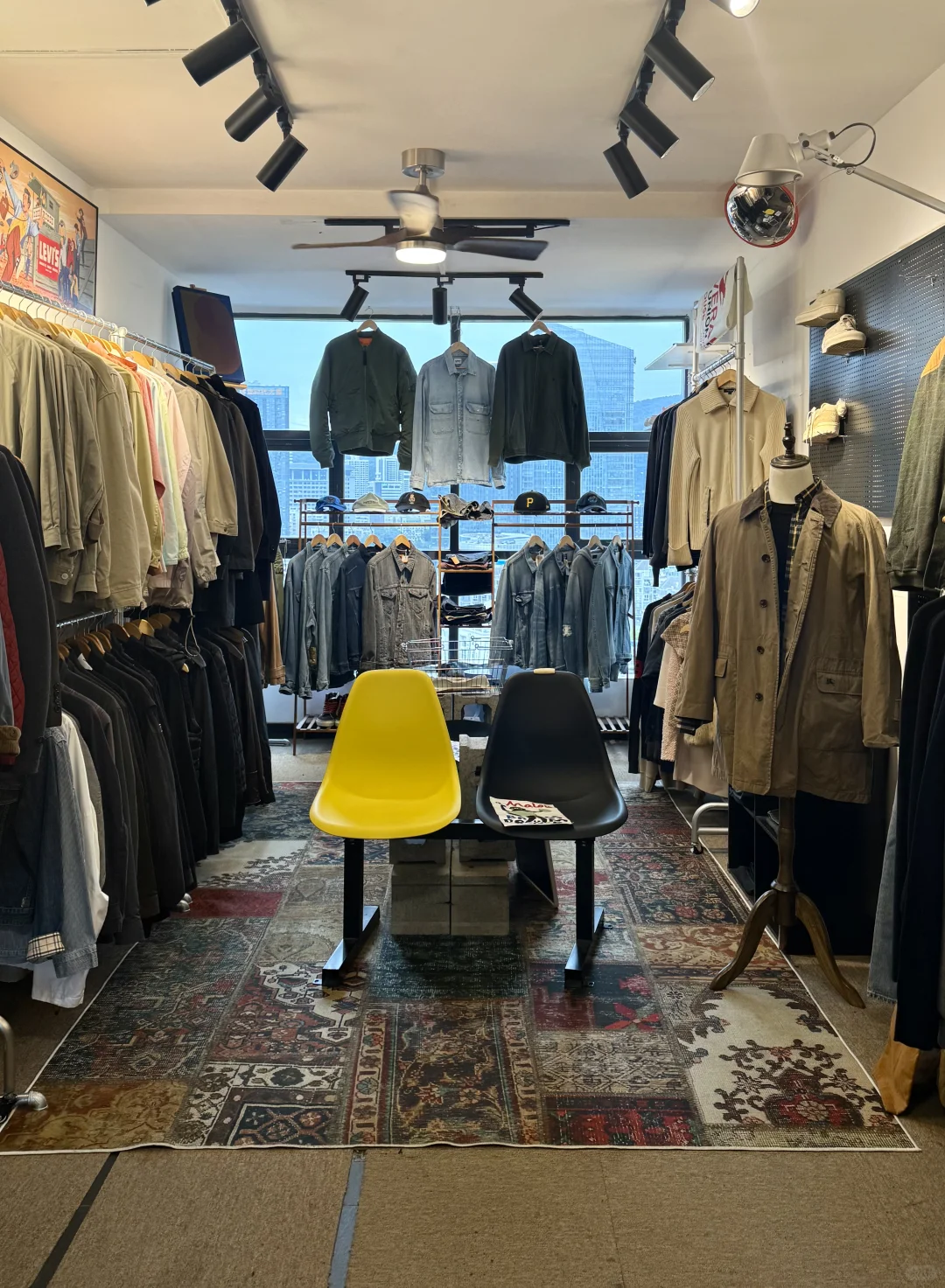 深圳探店｜藏在写字楼里的精品古着店