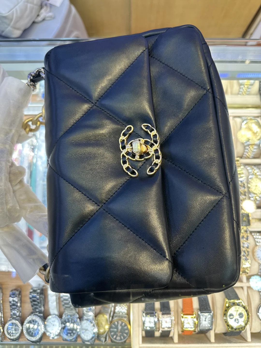 🔥境外人士罗湖商业城扫货旺季！外籍特多…