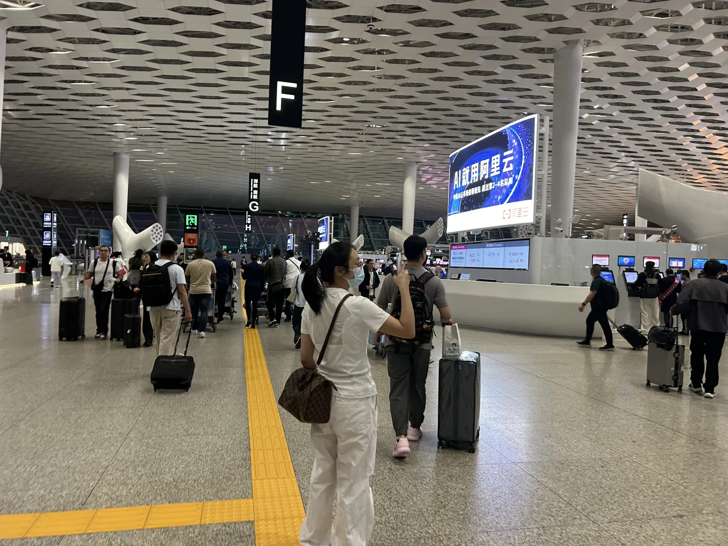 深圳今日穿衣实况（25.11.10）