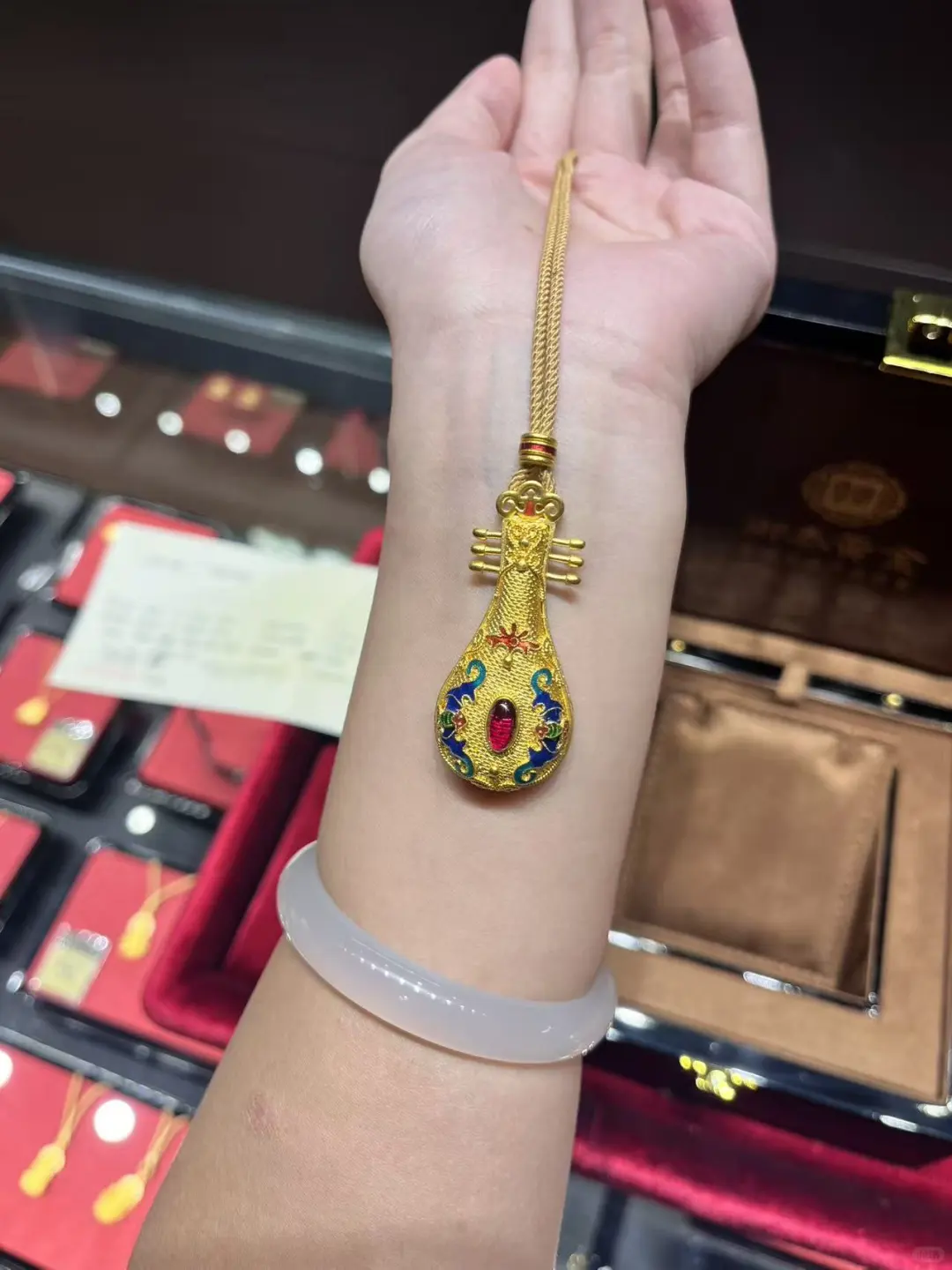 深圳湾这家店， 成了我衡量其他金店的标准