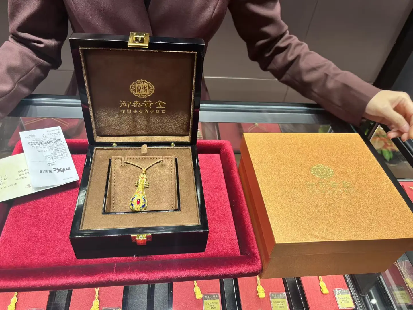 深圳湾这家店， 成了我衡量其他金店的标准