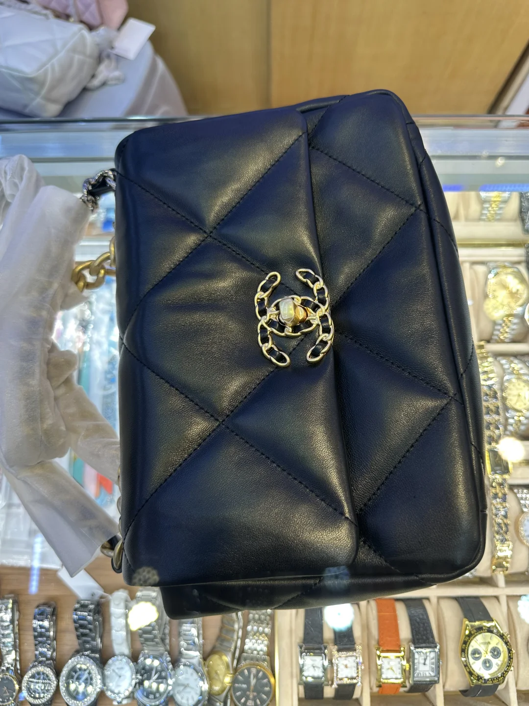 🔥境外人士罗湖商业城扫货旺季！外籍特多…